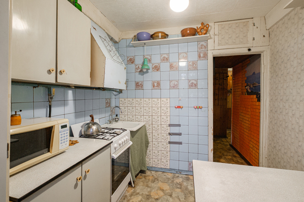 Продам трехкомнатную (3-комн.) квартиру, Новоизмайловский пр-кт, 13, Санкт-Петербург г