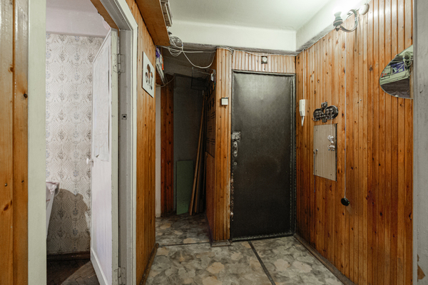 Продам трехкомнатную (3-комн.) квартиру, Новоизмайловский пр-кт, 13, Санкт-Петербург г