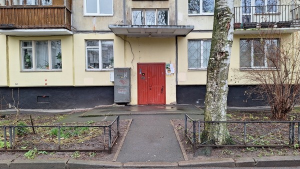 Продам трехкомнатную (3-комн.) квартиру, Новоизмайловский пр-кт, 13, Санкт-Петербург г