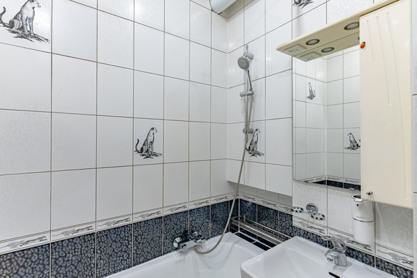 Продам трехкомнатную (3-комн.) квартиру, Большой Сампсониевский пр-кт, 18А, Санкт-Петербург г