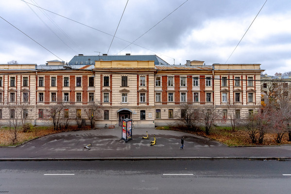 Продам трехкомнатную (3-комн.) квартиру, Большой Сампсониевский пр-кт, 18А, Санкт-Петербург г