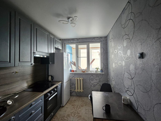 Продам трехкомнатную (3-комн.) квартиру, Строителей пр-кт, 5, Волгодонск г