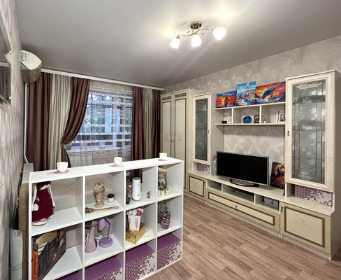 Продам однокомнатную (1-комн.) квартиру, Черникова ул, 2/31, Волгодонск г