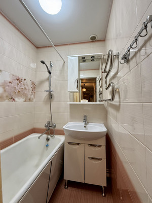 Продам трехкомнатную (3-комн.) квартиру, Дружбы ул, 5, Волгодонск г