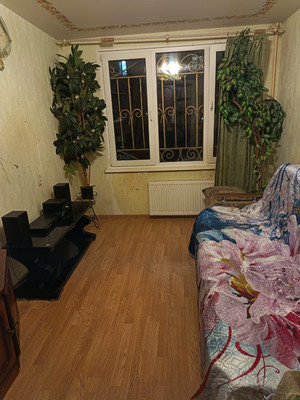 Продам трехкомнатную (3-комн.) квартиру, Лёни Голикова ул, 39, Санкт-Петербург г