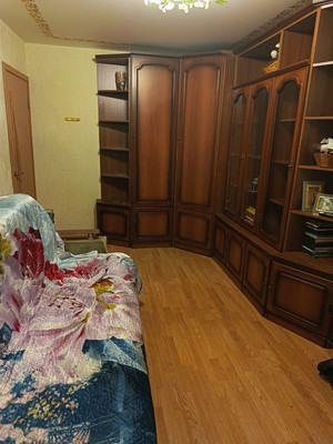 Продам трехкомнатную (3-комн.) квартиру, Лёни Голикова ул, 39, Санкт-Петербург г