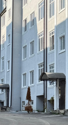 Продам трехкомнатную (3-комн.) квартиру, Солнечная ул, 10, Нальчик г