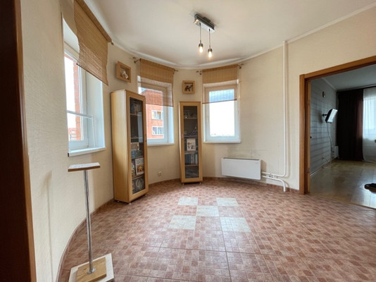 Продам трехкомнатную (3-комн.) квартиру, Дергаевская ул, 30, Раменское г