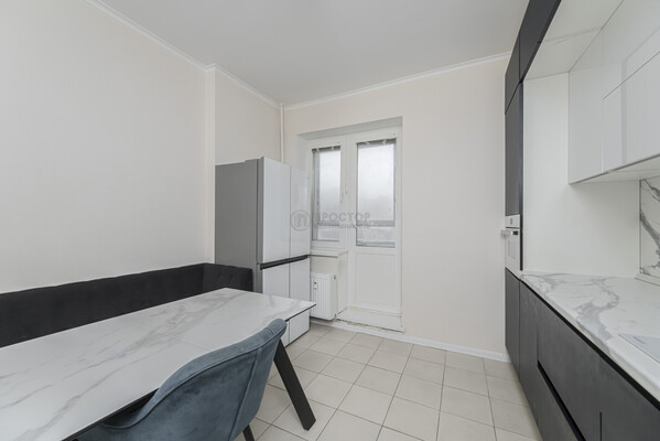 Продам трехкомнатную (3-комн.) квартиру, Пригородное (Пригород Лесное мкр.) ш, 5, Мисайлово д