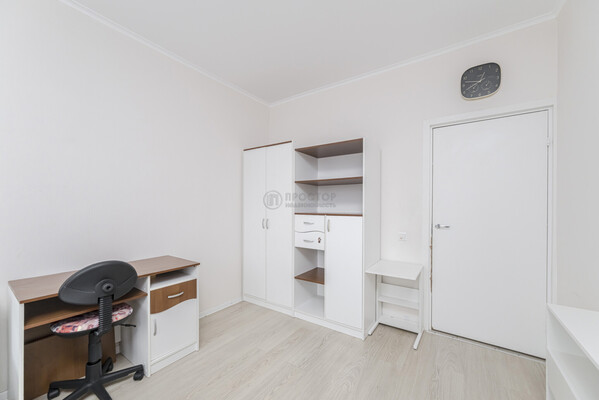 Продам трехкомнатную (3-комн.) квартиру, Пригородное (Пригород Лесное мкр.) ш, 5, Мисайлово д