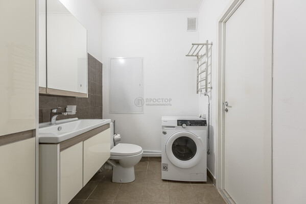 Продам трехкомнатную (3-комн.) квартиру, Пригородное (Пригород Лесное мкр.) ш, 5, Мисайлово д