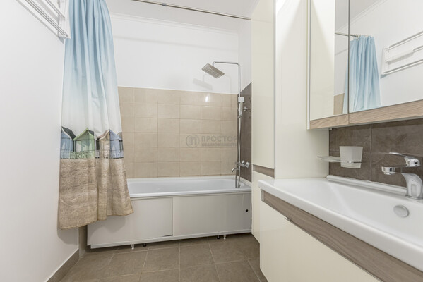 Продам трехкомнатную (3-комн.) квартиру, Пригородное (Пригород Лесное мкр.) ш, 5, Мисайлово д