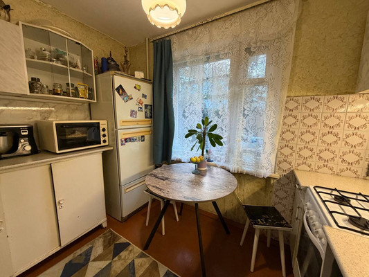 Продам двухкомнатную (2-комн.) квартиру, Керченская ул, 17, Туапсе г