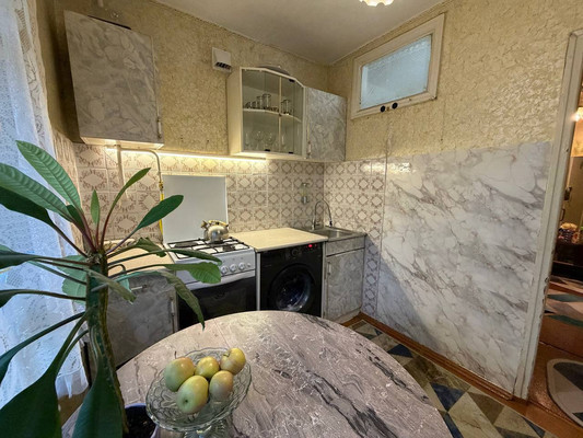 Продам двухкомнатную (2-комн.) квартиру, Керченская ул, 17, Туапсе г