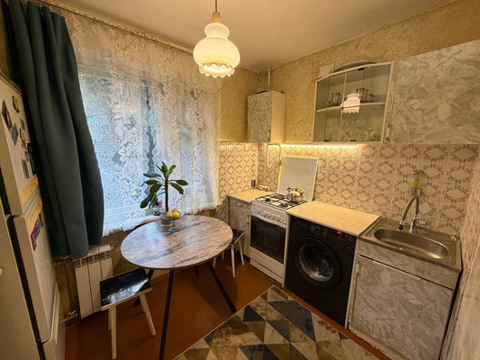 Продам двухкомнатную (2-комн.) квартиру, Керченская ул, 17, Туапсе г