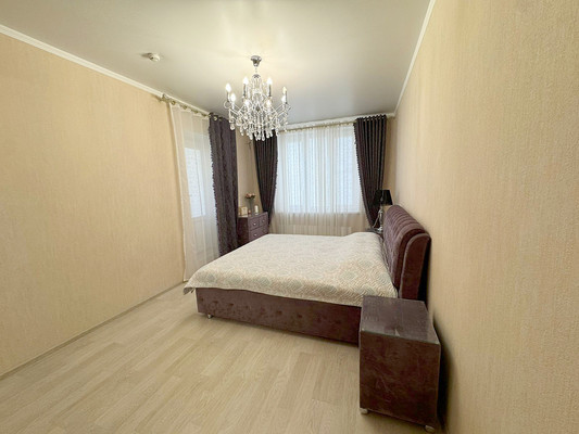 Продам трехкомнатную (3-комн.) квартиру, Солженицына пр-кт, 21к106, Ростов-на-Дону г