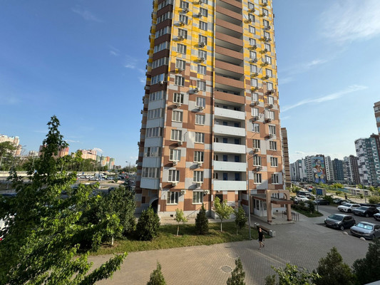 Продам трехкомнатную (3-комн.) квартиру, Солженицына пр-кт, 21к106, Ростов-на-Дону г