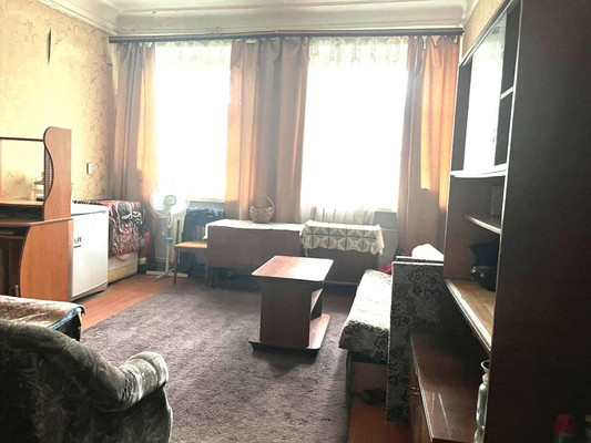 Продам комнату в 4-комн. квартире, Красноармейский пр-кт, 17, Гатчина г