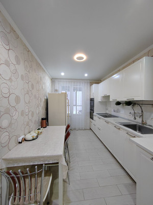 Продам трехкомнатную (3-комн.) квартиру, Тэцевская ул, 4б, Казань г