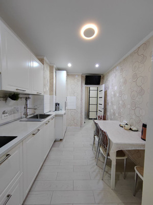 Продам трехкомнатную (3-комн.) квартиру, Тэцевская ул, 4б, Казань г