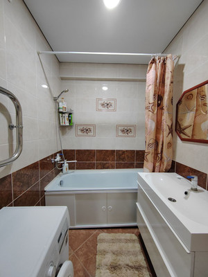 Продам трехкомнатную (3-комн.) квартиру, Тэцевская ул, 4б, Казань г