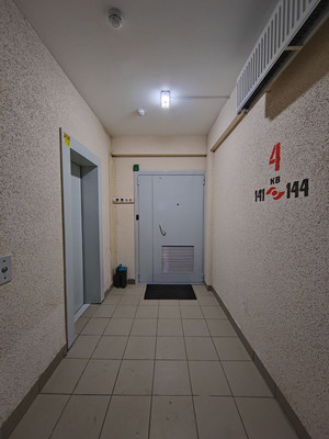 Продам трехкомнатную (3-комн.) квартиру, Тэцевская ул, 4б, Казань г