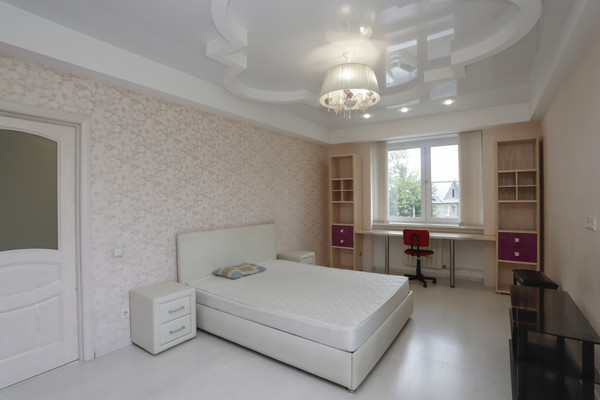 Продам трехкомнатную (3-комн.) квартиру, Профсоюзная ул, 14, Иркутск г