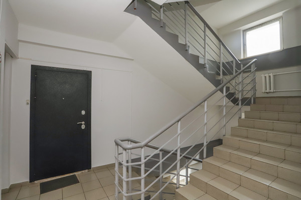 Продам трехкомнатную (3-комн.) квартиру, Профсоюзная ул, 14, Иркутск г