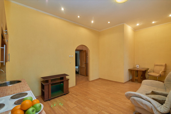 Продам трехкомнатную (3-комн.) квартиру, Ленина ул, 9, Иркутск г