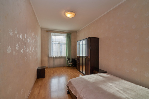 Продам трехкомнатную (3-комн.) квартиру, Ленина ул, 9, Иркутск г