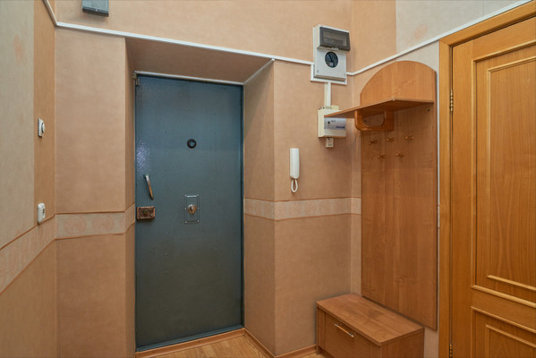 Продам трехкомнатную (3-комн.) квартиру, Ленина ул, 9, Иркутск г