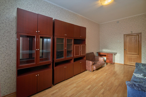 Продам трехкомнатную (3-комн.) квартиру, Ленина ул, 9, Иркутск г