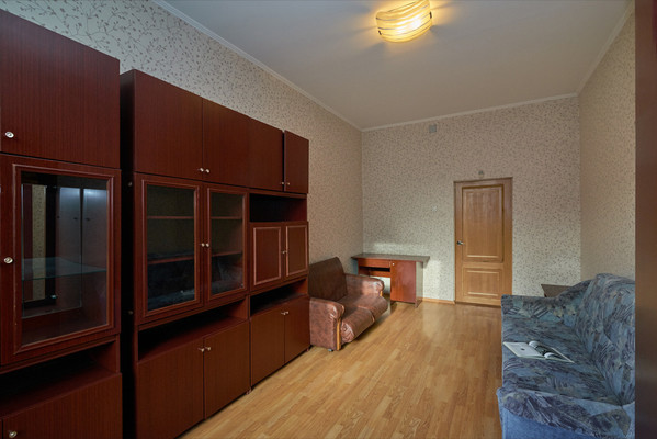 Продам трехкомнатную (3-комн.) квартиру, Ленина ул, 9, Иркутск г