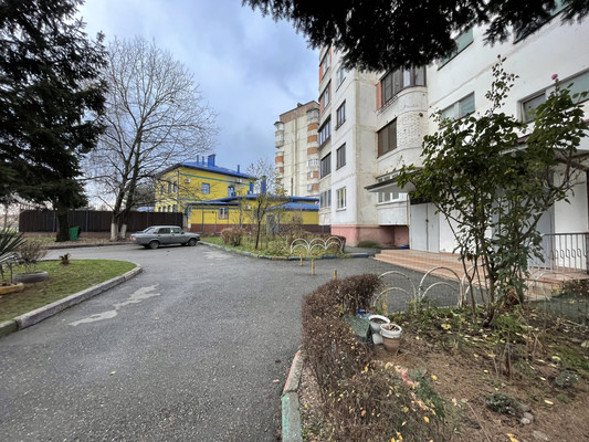 Продам двухкомнатную (2-комн.) квартиру, Шогенова ул, 22, Нальчик г