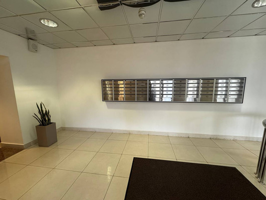 Продам трехкомнатную (3-комн.) квартиру, Архитектора Власова ул, 6, Москва г