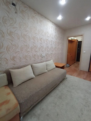 Продам однокомнатную (1-комн.) квартиру, Гагарина ул, 42/9, Волгодонск г