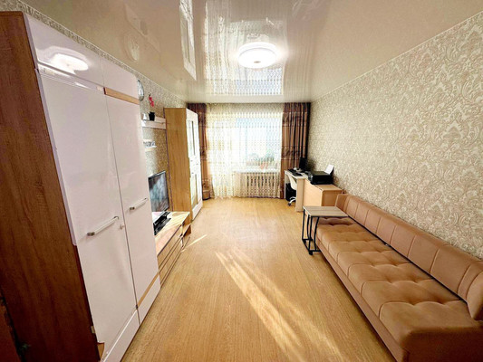 Продам трехкомнатную (3-комн.) квартиру, Пирогова ул, 19к2, Комсомольск-на-Амуре г