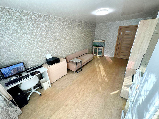 Продам трехкомнатную (3-комн.) квартиру, Пирогова ул, 19к2, Комсомольск-на-Амуре г