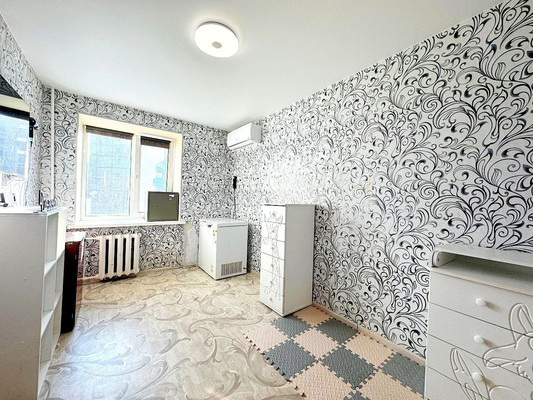 Продам трехкомнатную (3-комн.) квартиру, Пирогова ул, 19к2, Комсомольск-на-Амуре г