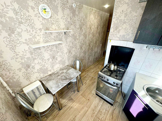 Продам трехкомнатную (3-комн.) квартиру, Пирогова ул, 19к2, Комсомольск-на-Амуре г