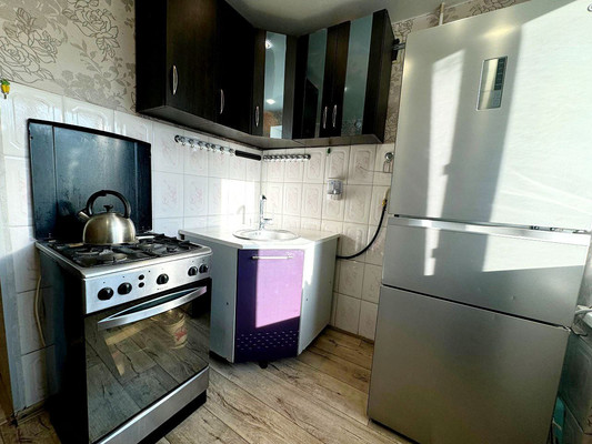 Продам трехкомнатную (3-комн.) квартиру, Пирогова ул, 19к2, Комсомольск-на-Амуре г