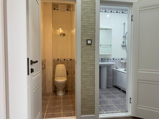 Продам трехкомнатную (3-комн.) квартиру, Лапина ул, 16, Иркутск г