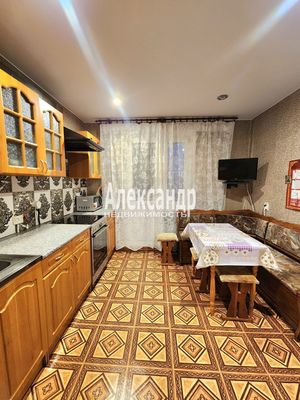 Продам трехкомнатную (3-комн.) квартиру, Ленина пр-кт, 48, Кириши г