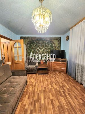 Продам трехкомнатную (3-комн.) квартиру, Ленина пр-кт, 48, Кириши г