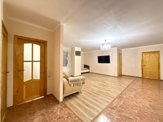 Продам трехкомнатную (3-комн.) квартиру, Московская ул, 12, Нальчик г