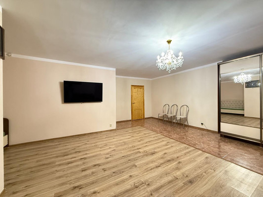 Продам трехкомнатную (3-комн.) квартиру, Московская ул, 12, Нальчик г