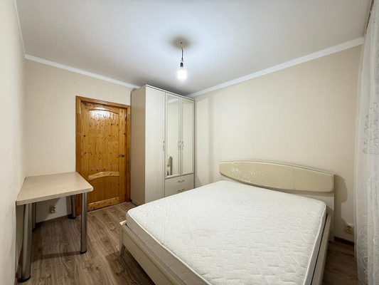 Продам трехкомнатную (3-комн.) квартиру, Московская ул, 12, Нальчик г