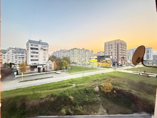 Продам трехкомнатную (3-комн.) квартиру, Московская ул, 12, Нальчик г