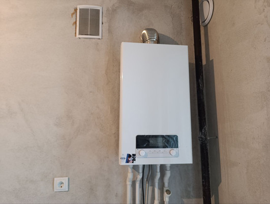 Продам трехкомнатную (3-комн.) квартиру, Флагманская ул, 3, Калининград г