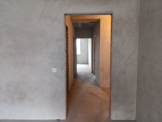 Продам трехкомнатную (3-комн.) квартиру, Флагманская ул, 3, Калининград г